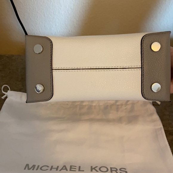 MK purse - Picture 2 of 3